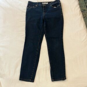 Anne Klein size 6 women’s Blue Straight Leg Jeans in Classic Indigo denim